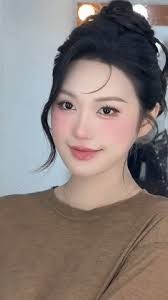 Tóm dính" Đoàn Văn Hậu lái xế hộp bạc tỷ đưa vợ lên phố, nhan sắc Doãn Hải  My qua "cam thường" vẫn cực xinh!