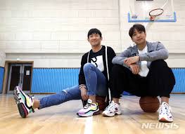 여자친구랑 떡치다 응급실 실려간 썰. ì¸í„°ë·° ì–'ë™ê·¼ 10ë…„ë§Œ ì Šì—ˆë‹¤ë©´ í—ˆí›ˆ ì™œ ë²Œì¨ ì€í‡´ë¥¼ ê³µê°ì–¸ë¡  ë‰´ì‹œìŠ¤í†µì‹ ì‚¬