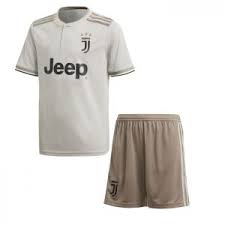 Add scudetto and coppa italia patches for free: Kids Juventus 2018 19 Top Away Kit M691