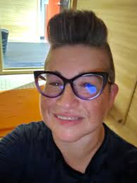 Chandra Smith (@ahappybodymassage) • Instagram photos and videos