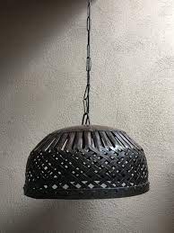stoere industriele hanglamp lamp korf stallamp 55 cm korflamp fabriekslamp industrieel zwart bruin metaal metal industriele hanglampen hanglamp rustieke lampen