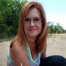 Lisa Brann's Instagram, Twitter & Facebook