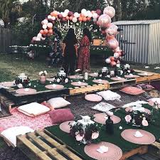 See more ideas about valentine dinner, valentine, valentines party. Diy Palettentische Ideen Fur Den Aussenbereich In 2021 Pallet Table Diy Birthday Dinner Party Pallet Outdoor