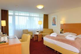 Recreation features at ringhotel haus oberwinter include an indoor pool, a sauna, and a fitness center. Ringhotel Haus Oberwinter Remagen Aktualisierte Preise Fur 2021