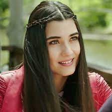 Elif Denizer Hairstyle Peinados Hair Styles Tuba Buyukustun