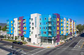 Apartment Complex Near Glendale Rail Station To Become Middle Income Housing Urbanize La In 2021 Glendale Apartment Complexes Downtown Long Beach