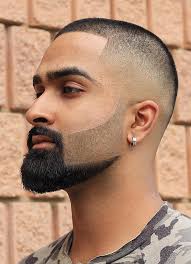 It's grown on the chin and does not extend past the corners of one's mouth. Top 30 Hairstyles For Men With Beards