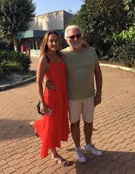 La mannequin de 44 ans révèle qu'entre elle et philippe lellouche, c'est terminé. Vanessa Demouy La Fille De Son Pere