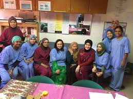 Isterinya, datin dr halina mohd yunos, 39, selamat melahirkan bayi lelaki jam 9.47 pagi diikuti bayi perempuan jam 9.48 pagi tadi secara pembedahan di pusat perubatan sunway. Hello Ummc Barely Supermommy