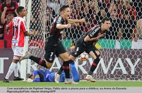 Passada a consternação pela tragédia com a chapecoense em 2016, era hora de seguir em frente. Nos Penaltis Atletico Paranaense Conquista O Titulo De Campeao Da Copa Sul Americana 2018 Blog Do Guara