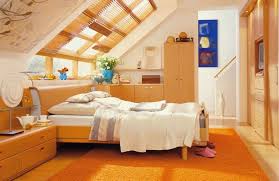 (hannah stokes) die verschiedenen gardinenstoffe zeichnen sich durch charakteristische eigenschaften aus: Wohnideen Fur Dachschragen Dachzimmer Optimal Gestalten