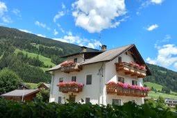 Scoprite cosa ha in serbo per voi la nostra terra, con le sue vallate, le sue montagne e … San Candido Innichen 142 Accommodations Among Hotels B B And Apartments