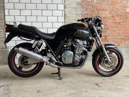 The angle of the photos that i took around the 0:47 mark are quite deceiving as the exhaust appears way far out to the right, but it's not. Honda Cb 1000f Sc30 Big One Kaufen Auf Ricardo