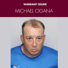 Have you seen Adrian Porter? A warrant has been issued for the  44-year-old's arrest. He is known to frequent the Bendigo and Pakenham  areas. 🗒http://bitly.com/2YqihKu 📞 Crime Stoppers