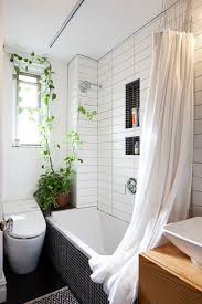 The combination of red, white and black is preferred in modern bathrooms. 5 Different Ways To Renovate A Black And White Bathroom