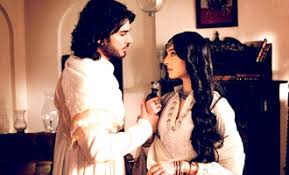Jaanisaar Patriotic Song Aye Zulf E Pareshan Is Out Bollywood News Indiaglitz Com The song has two versions, male version is sung by arijit singhand female version is sung by. jaanisaar patriotic song aye zulf e
