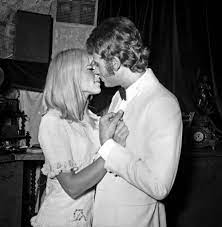 Moi par ta faute j´ai. Johnny Hallyday Und Sylvie Vartan Bei Der Olympiade Bild Kaufen Verkaufen