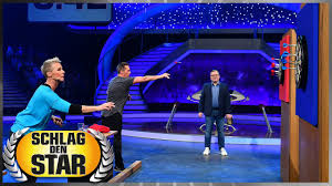 The concept is a variant of the saturday evening show schlag den raab. Speed Darts Sonja Zietlow Vs Jurgen Milski Spiel 12 Schlag Den Star Youtube