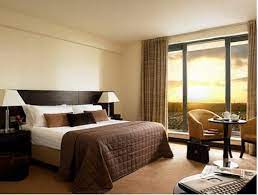 Nuestros salones se encuentran ampliamente equipados para darte la oportunidad de utilizarlos en ocasiones profesionales. Decoracion De Dormitorios Para Adultos Hotel Interior Bedroom Minimalist Bedroom Decor Minimalist Bedroom