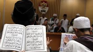Al quran bacaan surat yasin 83 ayat full surah lengkap doa setelah latin arti dan tahlil arabnya saja tanpa terjemahan fadhilah keutamaan dari awal sampai akhir. Doa Sesudah Membaca Surat Yasin Lengkap Bahasa Arab Latin Dan Artinya Serta Keutamaan Surat Yasin Sriwijaya Post
