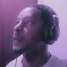 Travis Knowles (@KnowlesTravis)