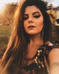 Arabella Sullivan's Instagram, Twitter & Facebook