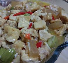 It can be fried, stir fried, stewed, as soup ingredient, even also for sweets. Sambal Goreng Tahu Tempe Cecek Bumbu Iris