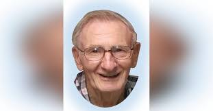 Sandra Mowbray's Instagram, Twitter & Facebook