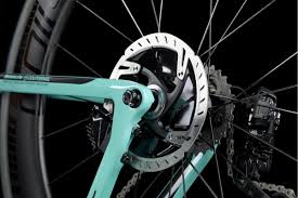 The frame design allows the complete internal laying of the movement (in conjunction with the metron 5d acr handlebars) and has axle mounts for the wheels. Bespoke Cycling Blog
