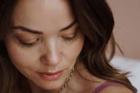 Faye Bóné over het omarmen van verandering: 'Mijn lijf heeft zoveel  meegemaakt, hoe kan ik er niet trots op zijn?'