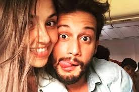 Beşiktaş kültür merkezi (bkm) 2.215.312 lượt xem4 năm trước. Sevgilisinden Ayrilan Hande Ercel Hollanda Ya Gitti Son Dakika Magazin