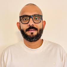 Justin Shannonhouse's Instagram, Twitter & Facebook