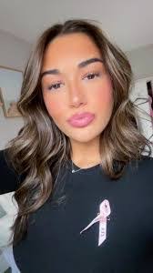 Erin Koons's Instagram, Twitter & Facebook