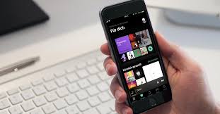 In this video, macworld's leif johnson uses an iphone xs max to show you how to enable dark mode on your iphone or ipad. Ios 11 Dark Mode Am Iphone Aktivieren So Geht S Mac Life