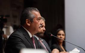 Raúl morón orozco, presidente municipal de morelia, entregó cuartos adicionales de 4×4 metros a familias de la localidad el reparo, perteneciente a santiago undameo, además de que anunció que se realizarán 15 acciones más. Rinde Raul Moron Su Primer Informe De Gobierno En Palacio Municipal El Sol De Morelia Noticias Locales Policiacas Sobre Mexico Michoacan Y El Mundo