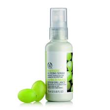It controls frizz, eases out tangles and reduces breakage to give you silky, shiny hair. Grapeseed Glossing Serum