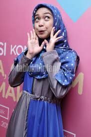 Pesinetron ini menyempatkan datang sebelum proses pemakaman. Ria Ricis Aku Bukan Berasal Dari Keluarga Kaya Tabloidbintang Com