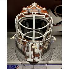 As always it is created with a big and powerful lion in focus. Jonathan Bernier 45 2018 Holiday Custom Goalie Mask Nhl Auctions