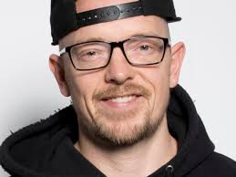 He founded his own record label titled eimsbush. Interview Bohlen Fluch Jan Delay Disst Den Dsds Chef Svz De