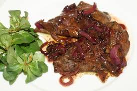 Stinge cu vin, în care adaug? Soapte Culinare Ficat De Vitel Cu Sos De Ceapa Vin De Porto Si Balsamico