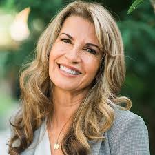 Lisa Goodwin's Instagram, Twitter & Facebook