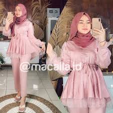 Jilbab yang aku pakai di video kali ini yaitu jilbab segi empat rawis dari saudia. Baju Pesta Tunik Atasan Harga Terbaik Agustus 2021 Shopee Indonesia