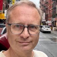 600+ perfiles de «♛albert»