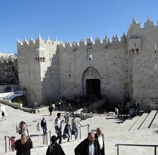 Häufig wird auch noch der südlich außerhalb der stadtmauer gelegene berg zion mit zur altstadt gerechnet. Israel Am Damaskustor In Jerusalem Passieren Die Meisten Attentate Welt