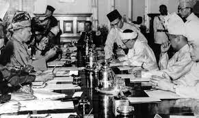 Tanah milik orang melayu tidak boleh diambil untuk tujuan orang bukan melayu. Pembentukan Persekutuan Hasil Muafakat Negeri