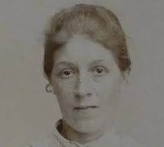 Annie Clarkson's Instagram, Twitter & Facebook