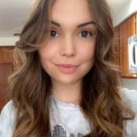 Trisha Glover's Instagram, Twitter & Facebook