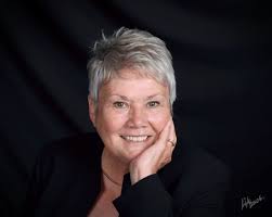 Mary Hartner's Instagram, Twitter & Facebook