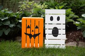 It is such a fun way to add a little halloween décor to your home. Halloween Crafts And Craft Ideas Better Homes Gardens