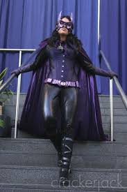 Huntress Birds Of Prey Cosplay Huntress From The Bay Area Birds Of Prey Costume Group Huntress Halloween Design Birds Of Prey